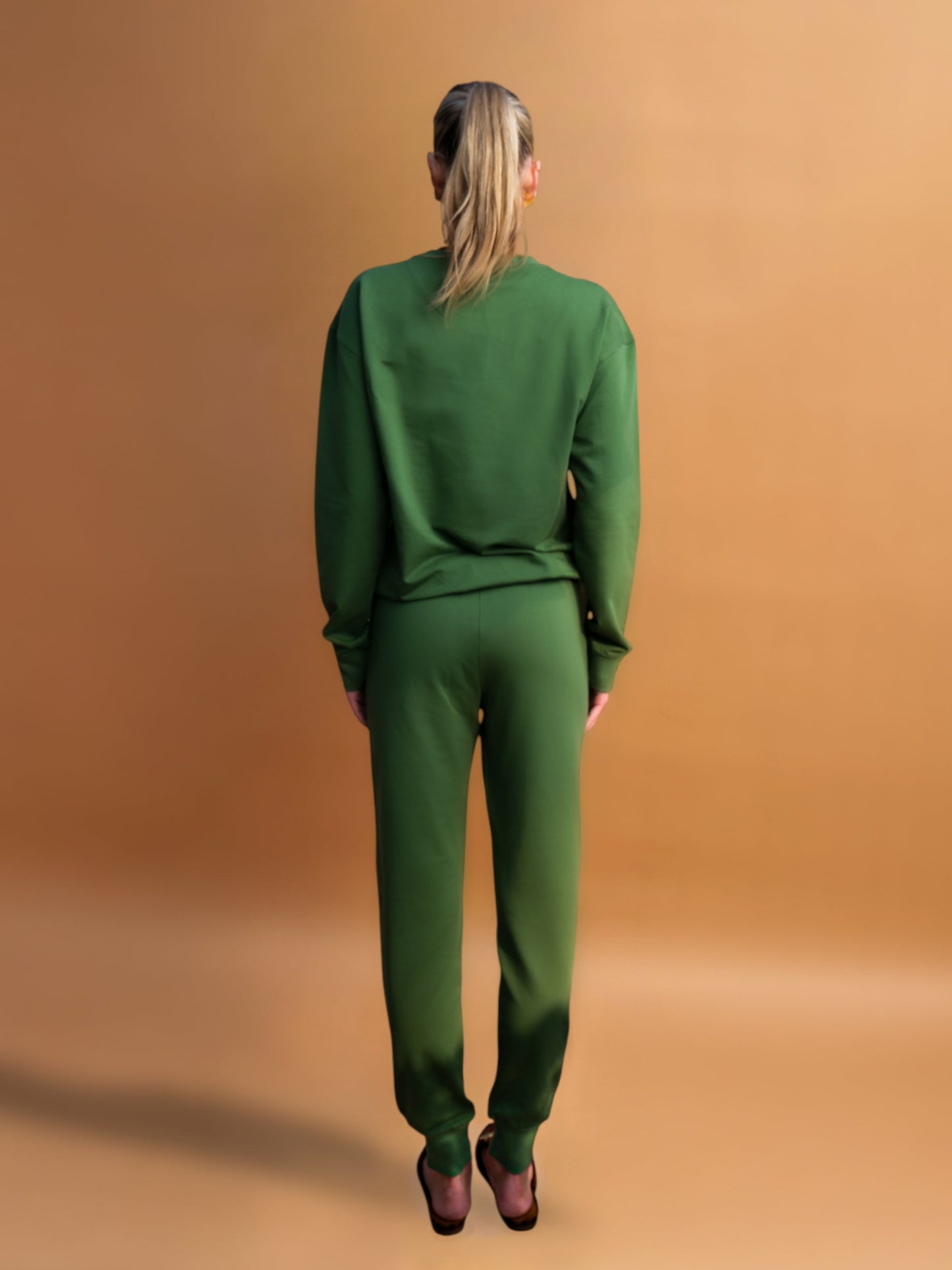 shop-tall-joggers-for-women-stylished-and-elevated