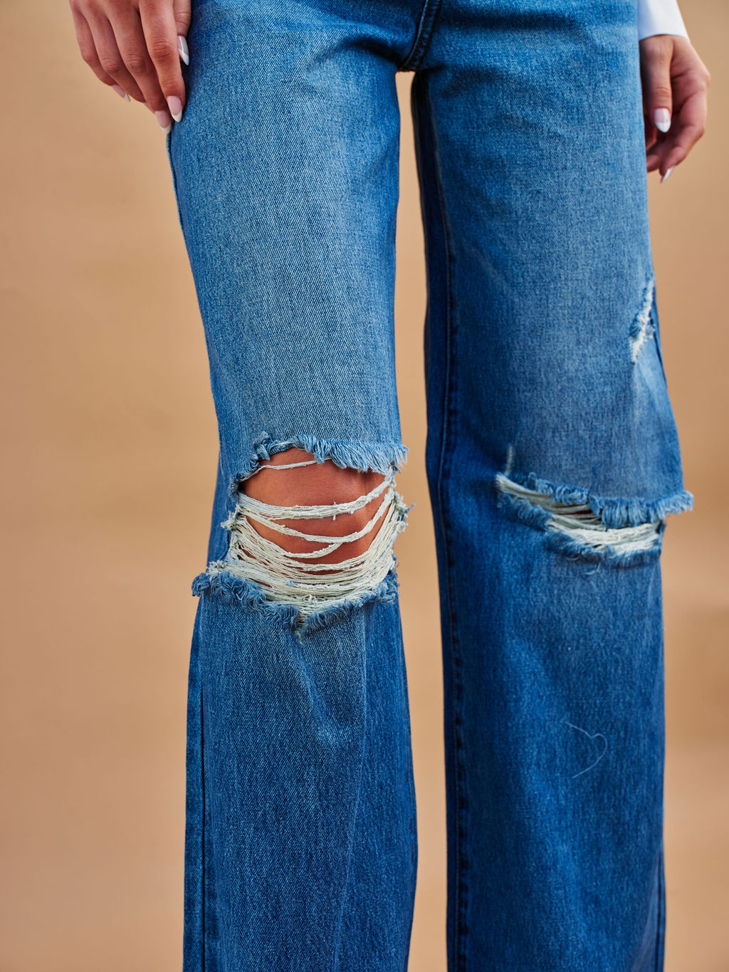 Shop-the-Horizon-wide-leg-jeans-for-tall-women-elevated-and-edgy